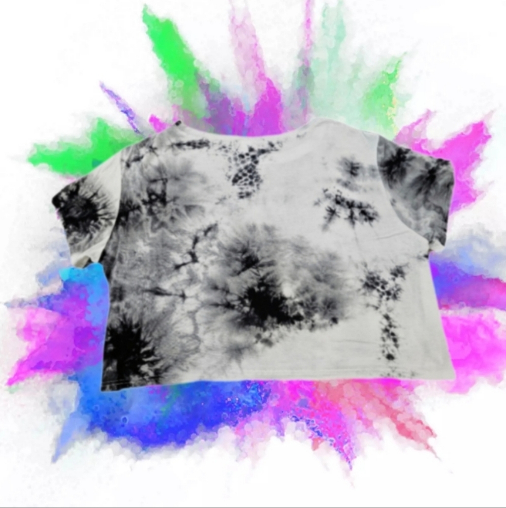 Graphic Tee Distressed Crop Top
